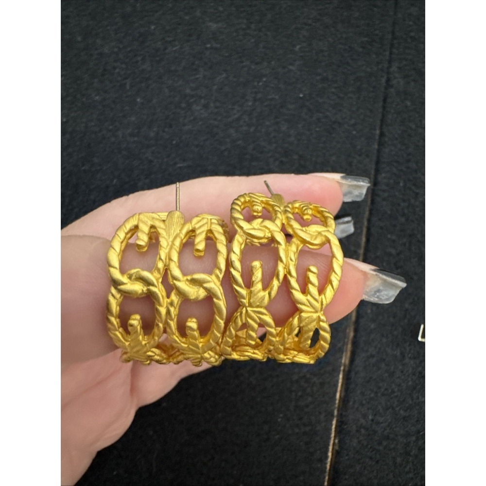 vintage Givenchy openwork hoop earrings Gold Tone Pierced Statement 1980's EUC - Picture 9 of 10